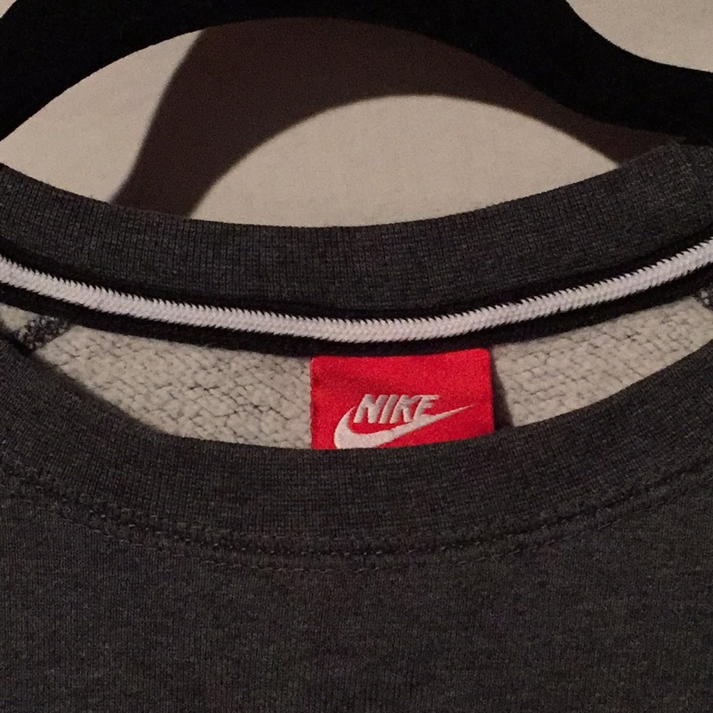 Nike pullover - Picture 2 of 2